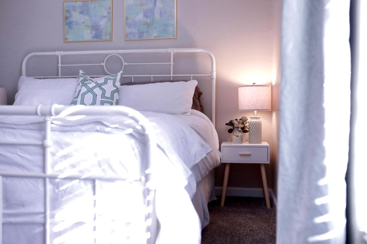 Holiday home Sleeps 12! 5 Bdrm-2 Kings,3 Queens-deck & Patio-mins To Pi & Beaufort *