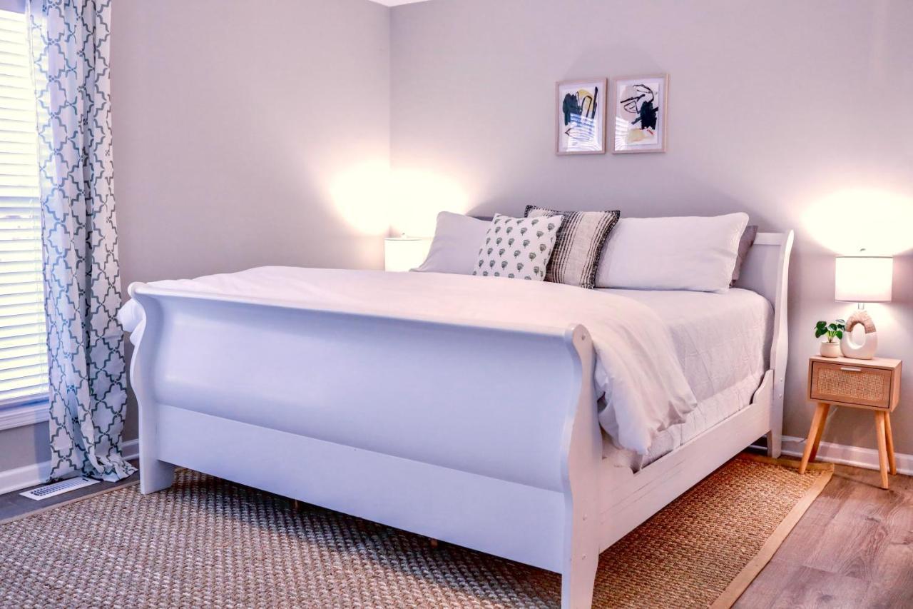 Holiday home Sleeps 12! 5 Bdrm-2 Kings,3 Queens-deck & Patio-mins To Pi & Beaufort