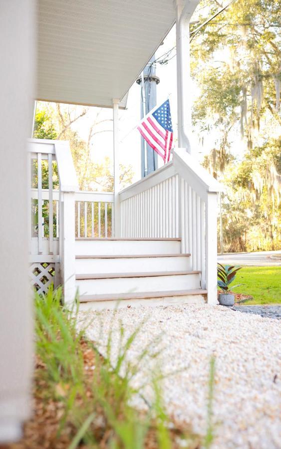 Holiday home Sleeps 12! 5 Bdrm-2 Kings,3 Queens-deck & Patio-mins To Pi & Beaufort *