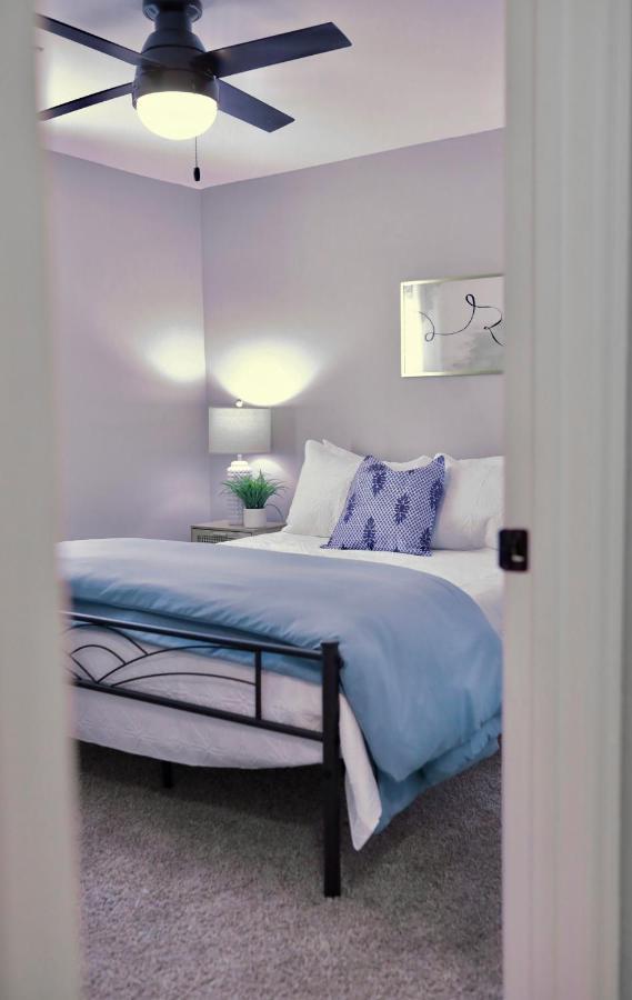 Holiday home Sleeps 12! 5 Bdrm-2 Kings,3 Queens-deck & Patio-mins To Pi & Beaufort *