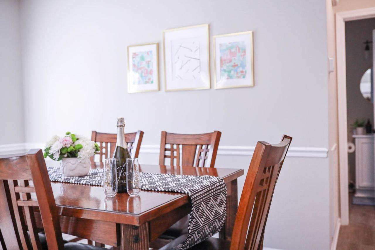 Holiday home Sleeps 12! 5 Bdrm-2 Kings,3 Queens-deck & Patio-mins To Pi & Beaufort *
