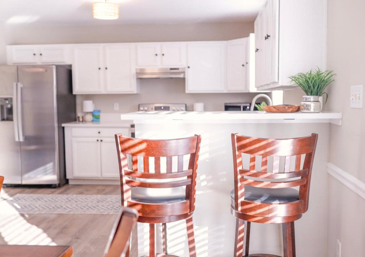 Sleeps 12! 5 Bdrm-2 Kings,3 Queens-deck & Patio-mins To Pi & Beaufort Holiday home *