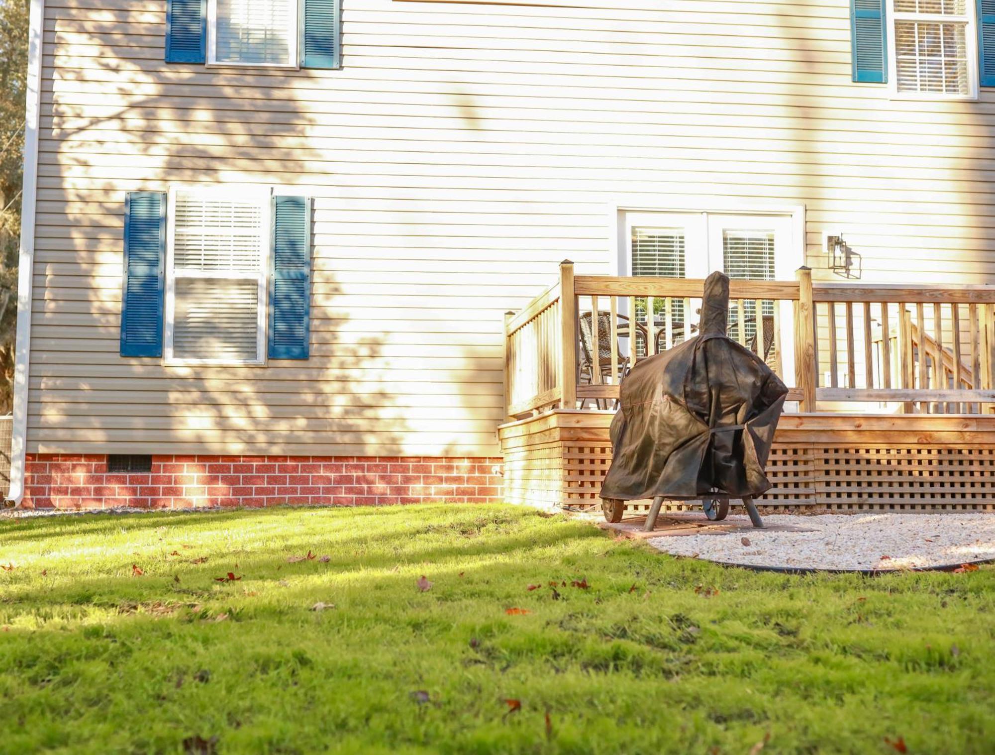Sleeps 12! 5 Bdrm-2 Kings,3 Queens-deck & Patio-mins To Pi & Beaufort Holiday home