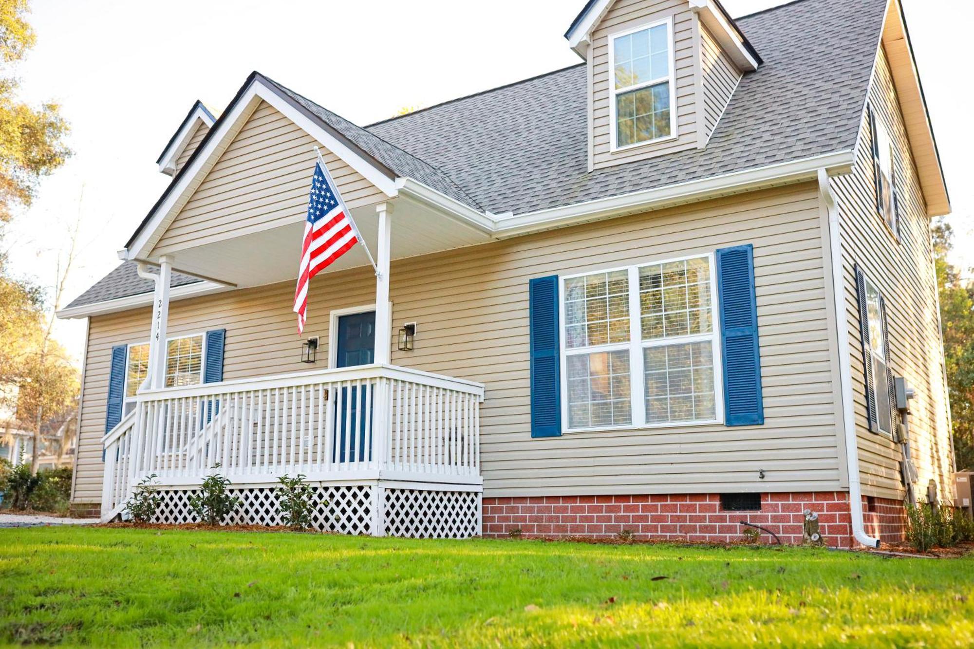 Sleeps 12! 5 Bdrm-2 Kings,3 Queens-deck & Patio-mins To Pi & Beaufort Holiday home Port Royal