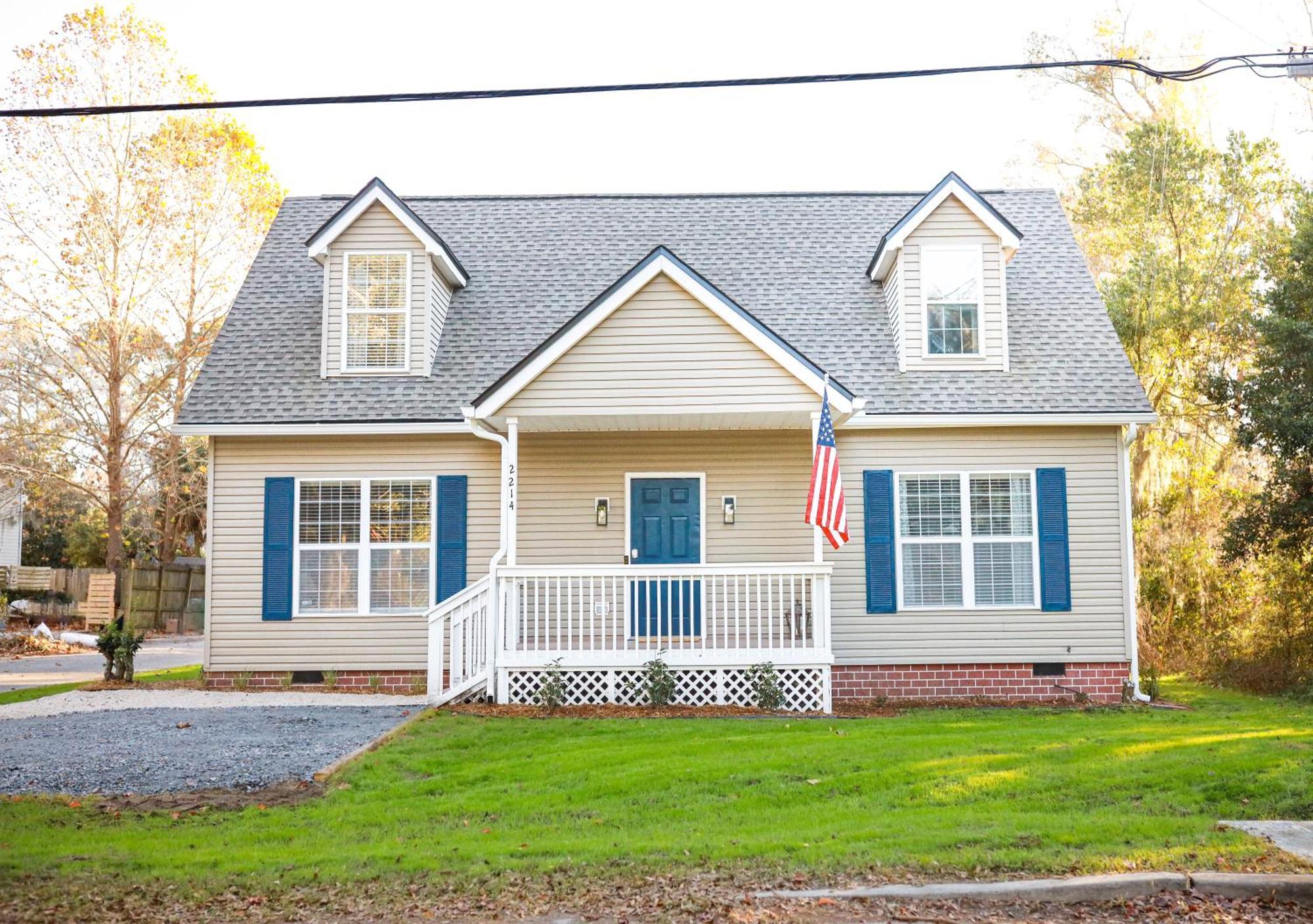 Sleeps 12! 5 Bdrm-2 Kings,3 Queens-deck & Patio-mins To Pi & Beaufort Holiday home
